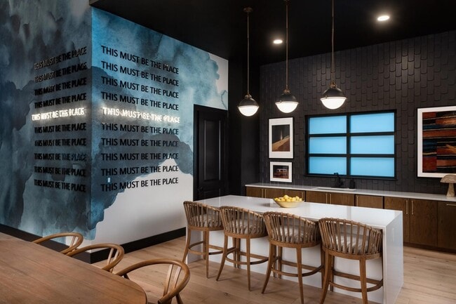 Photo - 2403 Mall Dr