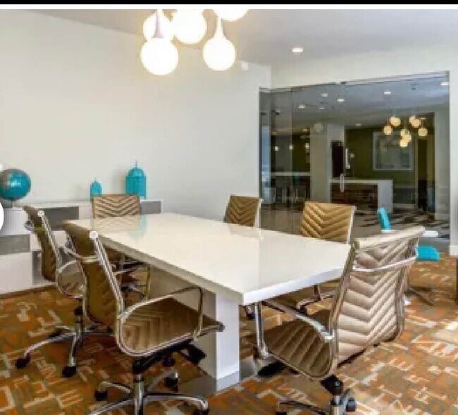 Photo - 2424 South 41st Street Unidad 552b