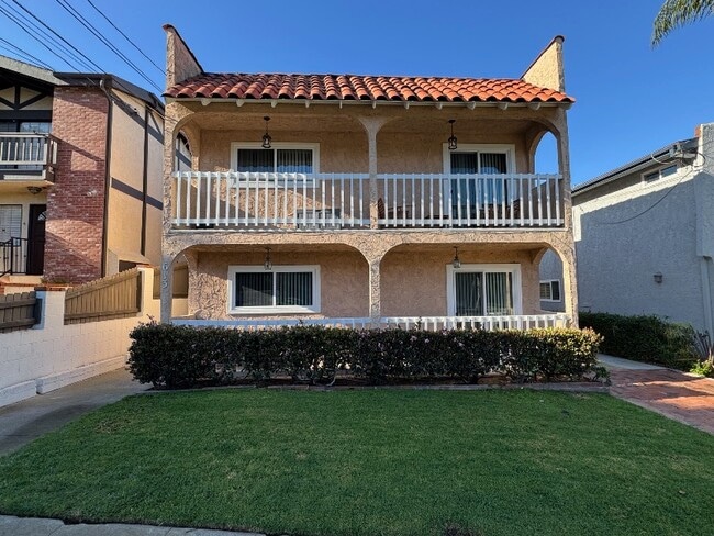 Building Photo - 613 N Guadalupe Ave Unit 1