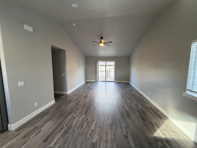 Photo - 1329 Lynn Ave