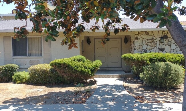 Building Photo - 360 Richfield Dr Unit #1