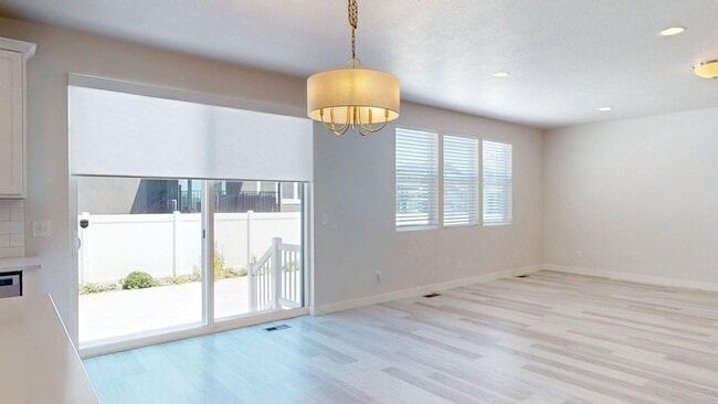 Photo - Fabulous 5-Bedroom Corner House with Large Yard