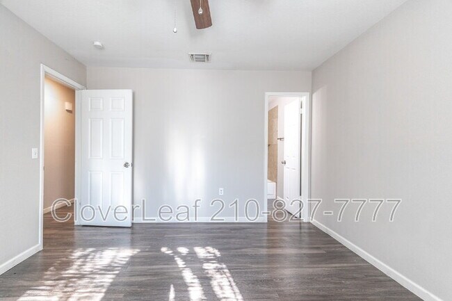 Building Photo - 118 N Meadow St