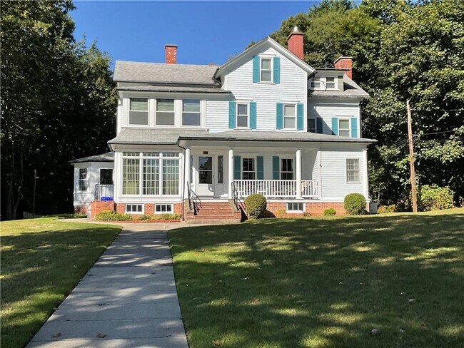 Building Photo - 2-2R Payan St Rental