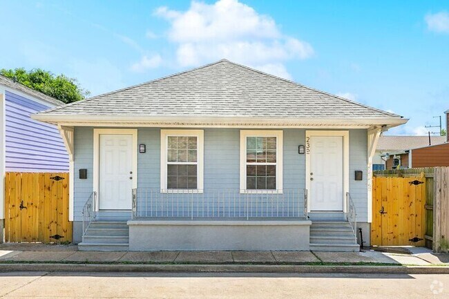Building Photo - 2322 St Andrew St Unit 2324 Rental