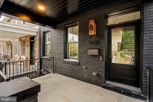 Building Photo - 4830 8th St NW