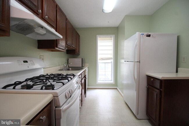 Photo - 10118 Oakton Terrace Rd Unit 10118