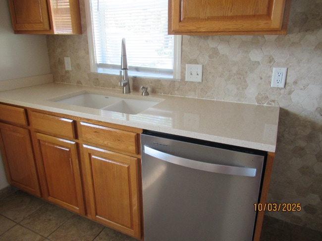 Photo - 400 Watrous Ave