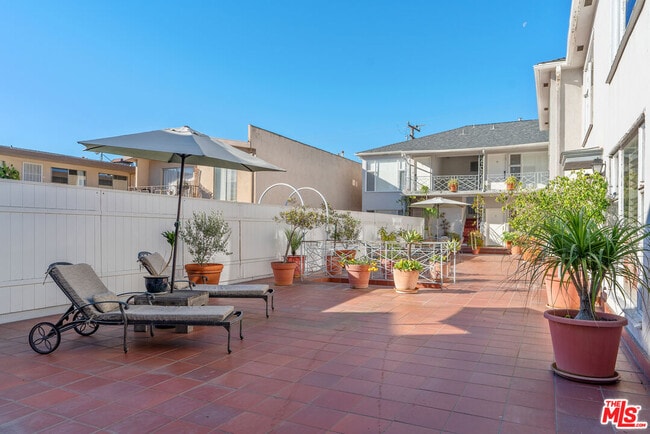 Photo - 1275 N Harper Ave Unit 15