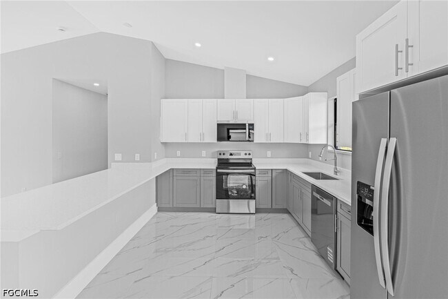 Photo - 633 Windermere Dr