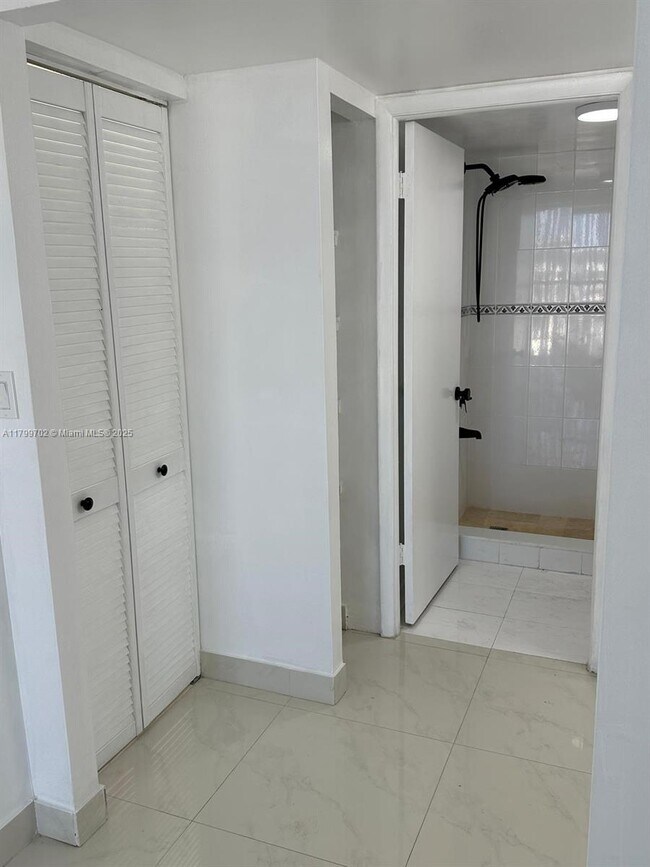 Photo - 1450 Brickell Bay Dr Unit 1402