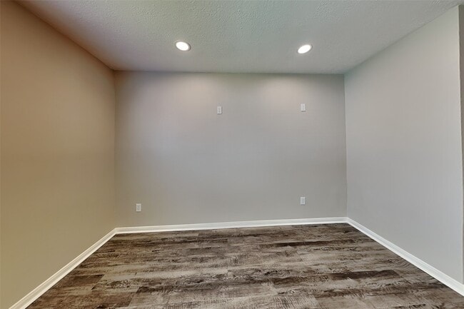 Photo - 5711 Deer Timbers Trail