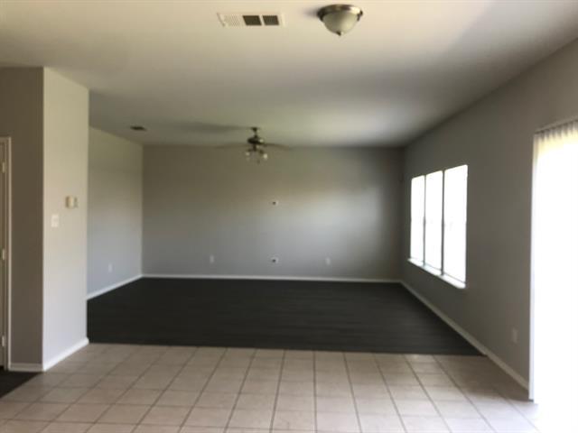 Photo - 2053 Meadow Park Dr