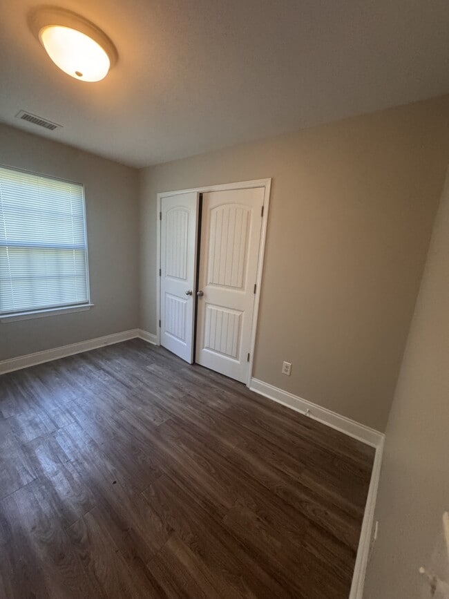 Photo - 1728 Fairfax Dr