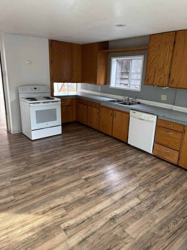 Photo - 5BD/2BA House in Coos Bay!