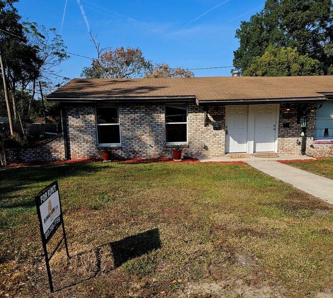 Building Photo - 13th Ave Unit 38413 13th Ave 2 bed 1 bath