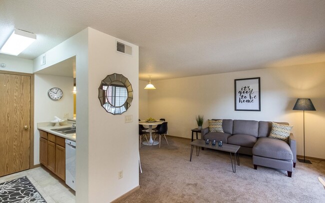 Photo - Large Two Bedroom Walking Distance to UIHC... Apartment Unit 1059-10