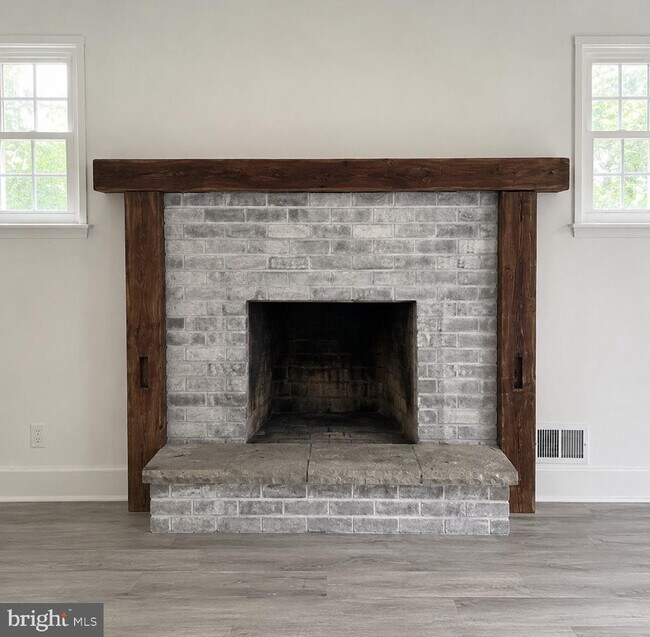 Photo - 471 N Elmwood Rd