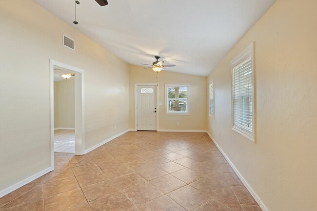 Photo - 824 Prince Ave