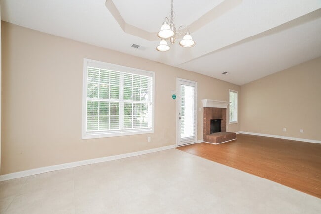 820 Brandon Dr