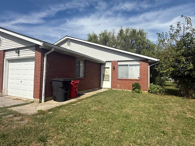 Building Photo - 2710 Charles Dr Unit 2710