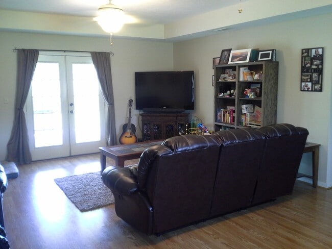 Photo - 211 N Ridge Dr