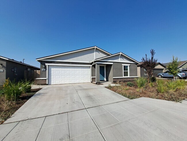 Photo - Beautiful 4 Bedroom Home in Madera, Ca!