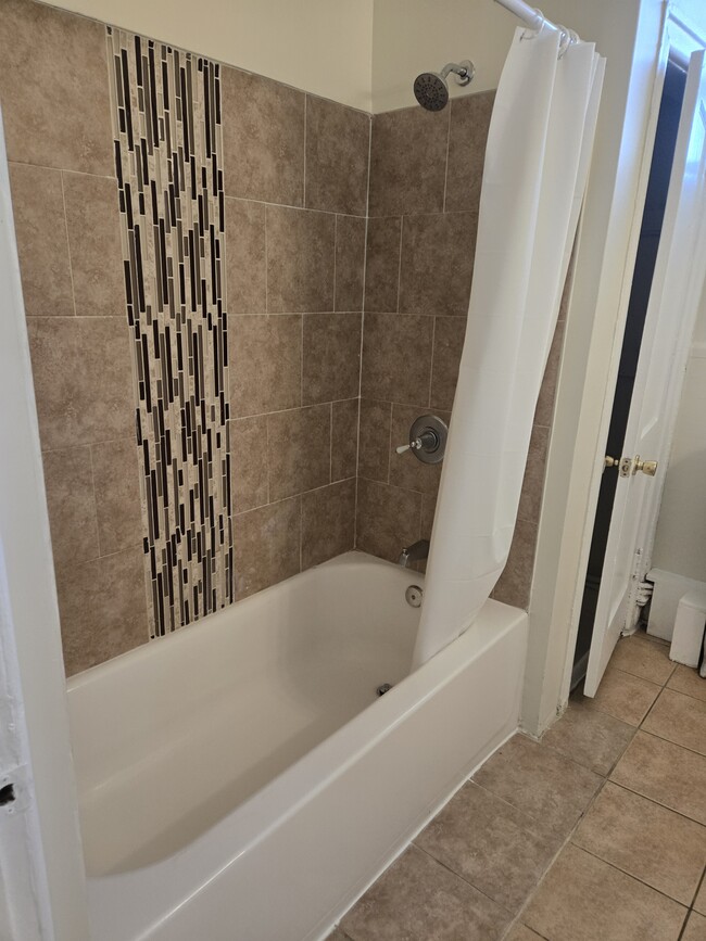 Photo - 1752 Georges Ln