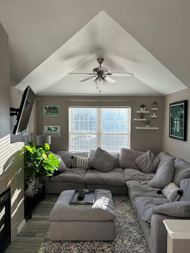 Living room - 12770 Ironstone Way Unit 302