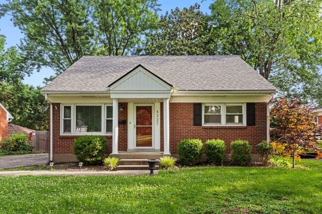 Building Photo - 4 bedroom 2 bath house for rent in Brookhaven!