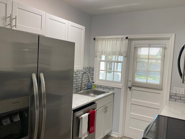 Photo - 2515 Vero Beach Ave