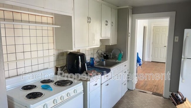 Photo - 815 N 4th St