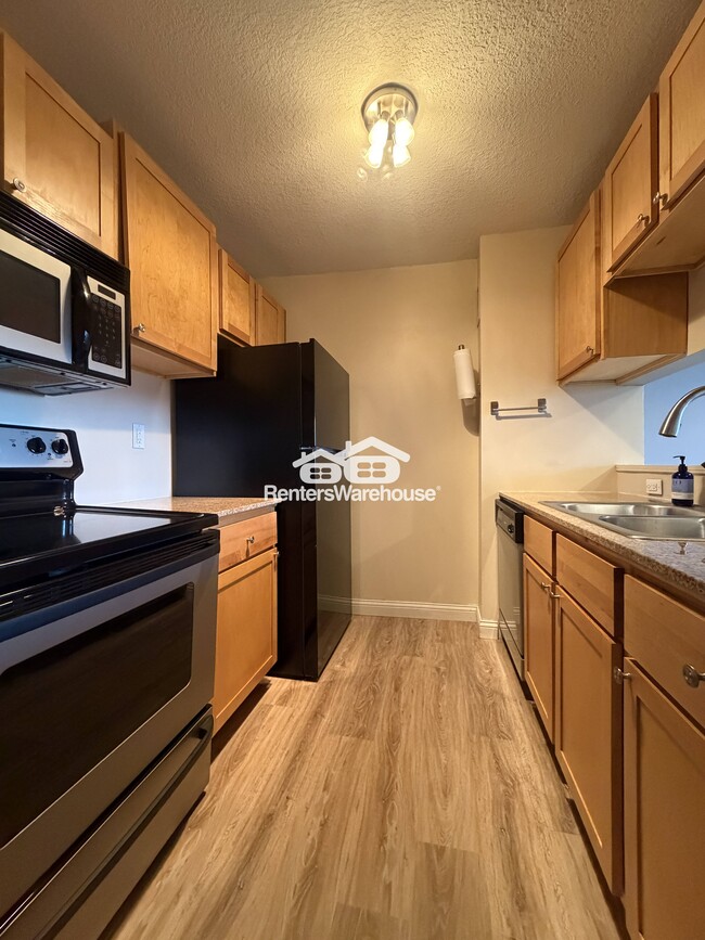 Photo - 1181 Edgcumbe Rd Unit Apt 404