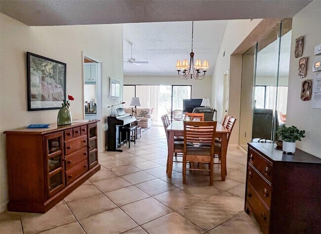 Photo - 690 Bird Bay Cir Unidad 28