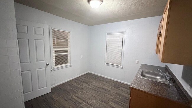 Photo - 18703 Waltham St