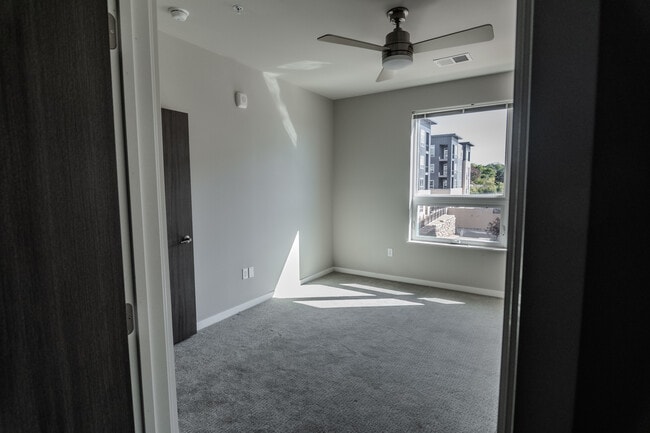 Oak Ridge at University Park Senior Apartm...