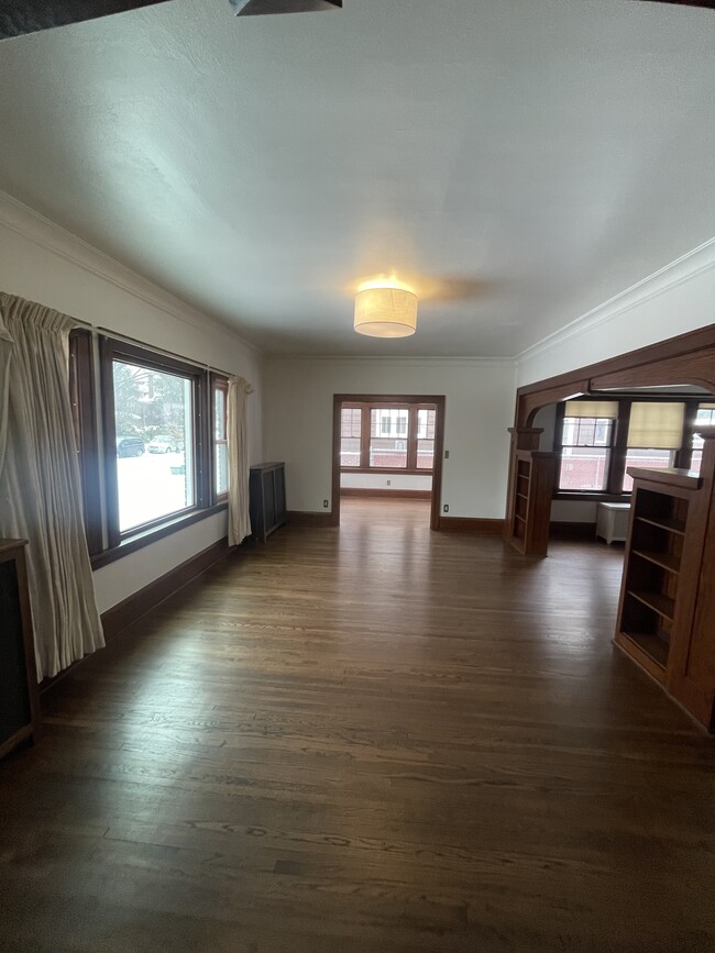 Building Photo - 1560 Lincoln Ave Unit 1