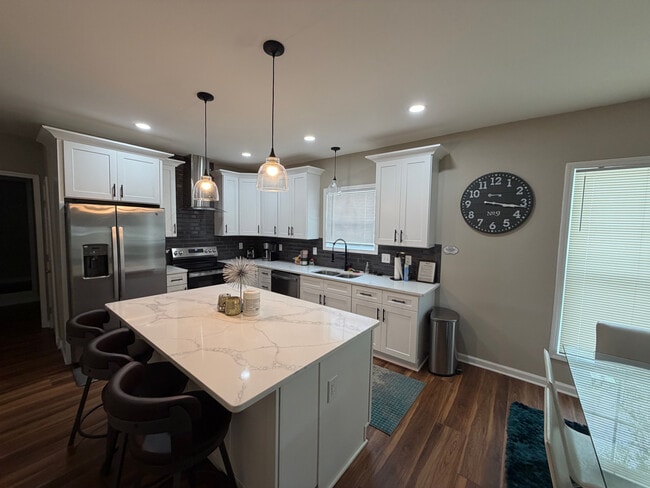 Photo - Room in House on Bolton Rd NW