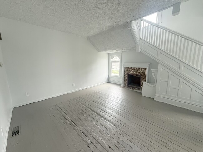 Photo - 343 Cedar Ave Unit Lower