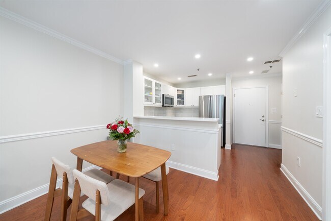 Photo - 812 Grand St Unidad 314