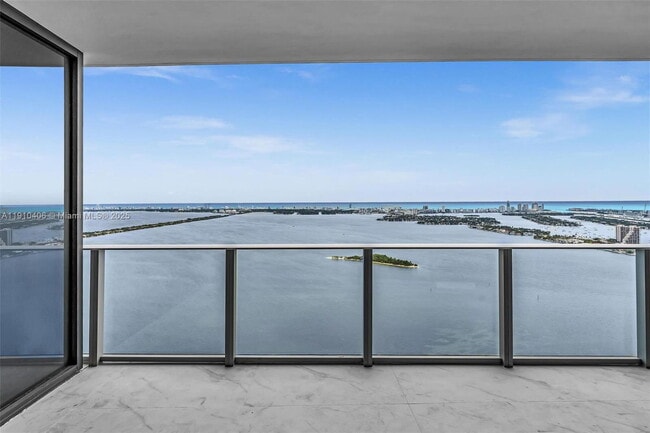 Photo - 700 NE 24th St