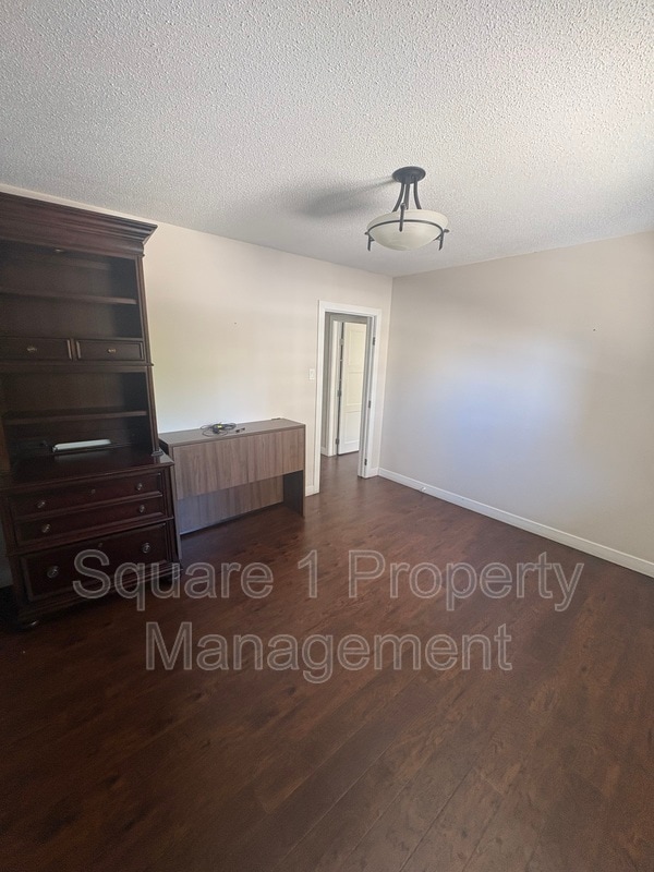 Photo - 10025-10117 117 St NW Unit 6