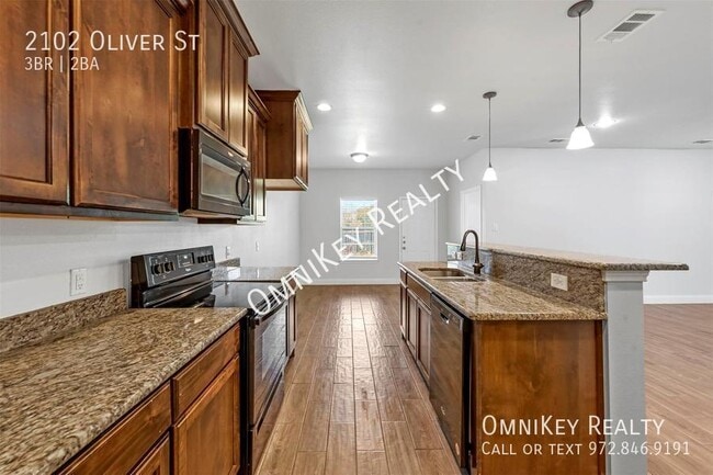 Photo - 2102 Oliver St