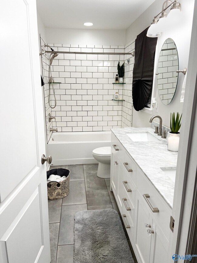 Photo - 2100 Tanner Dr SW