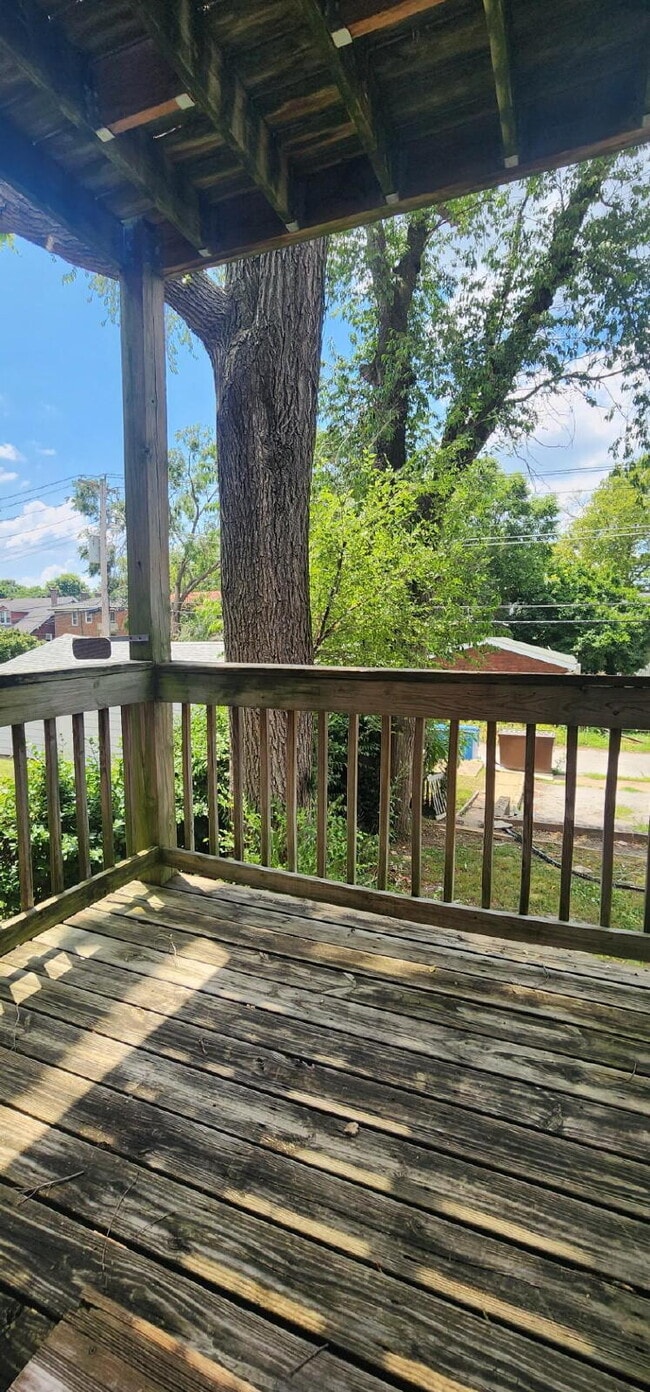 Building Photo - First-Floor Unit with Hardwood Floors & Spacious Living Areas