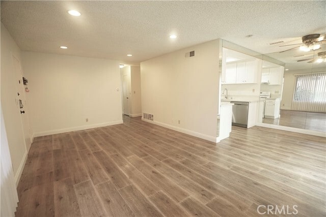 1425 Forest Glen Dr