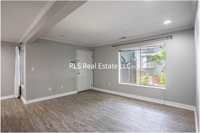 Photo - 1547 N Riverside Ave Unidad 54-C