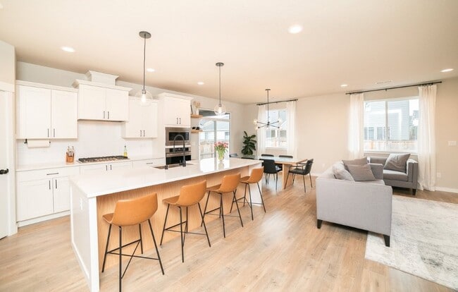 Photo - 1110 NE 11th Pl