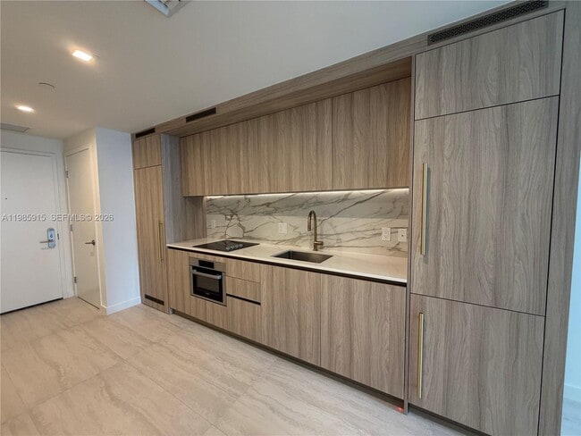 Photo - 77 SE 5th St Unidad 1613