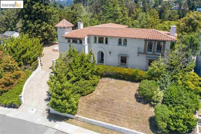 Building Photo - Luxury Upper Piedmont Estate